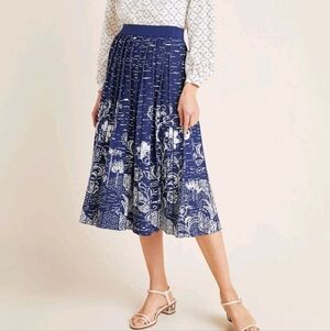 Anthropologie Haven Pleated Knit Midi Skirt Navy With White Floral Size M